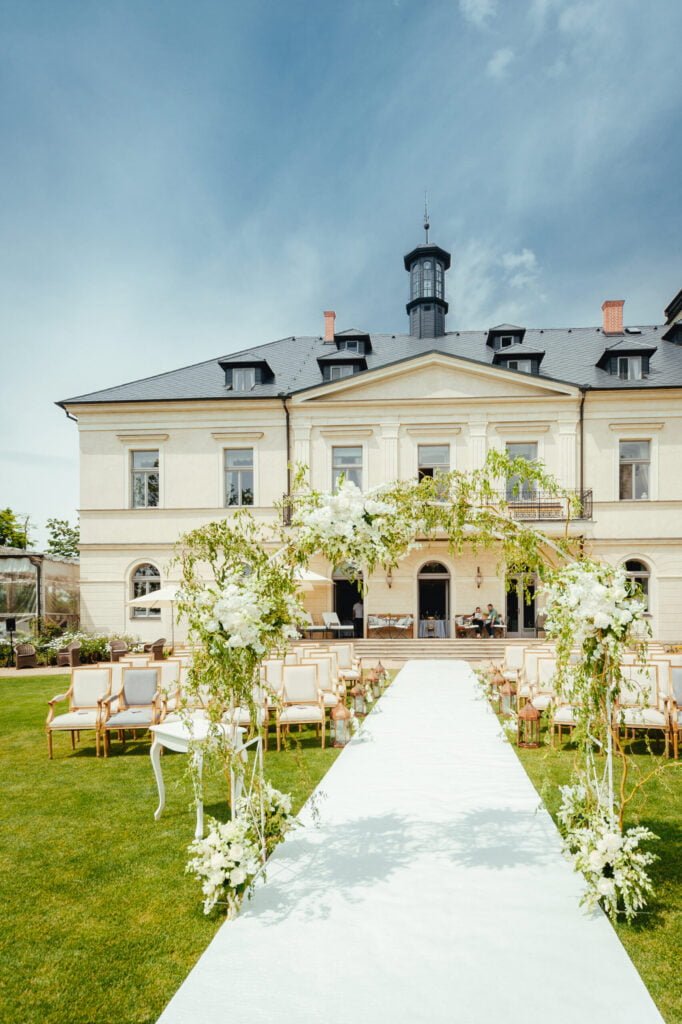 Castles and Chateaux – wedding photo 3