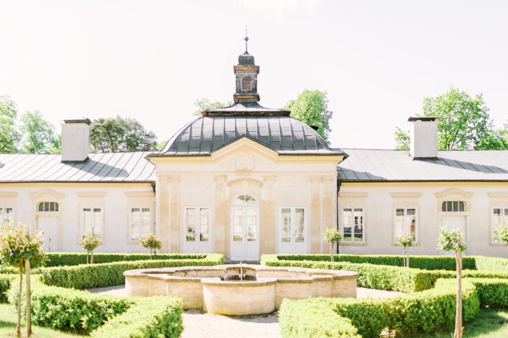 Castles and Chateaux – wedding photo 7