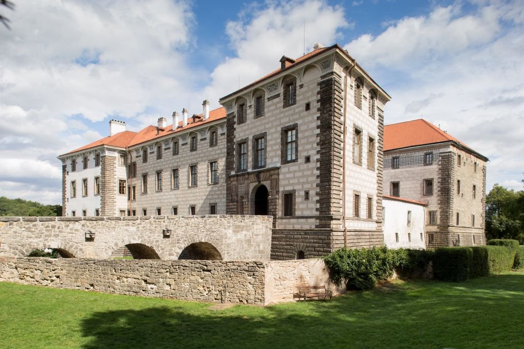Castles and Chateaux – wedding photo 8