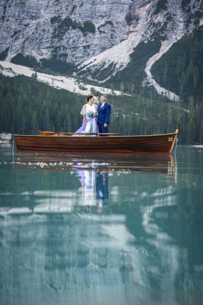 svatba v Itálii u jezera Lago di Braies