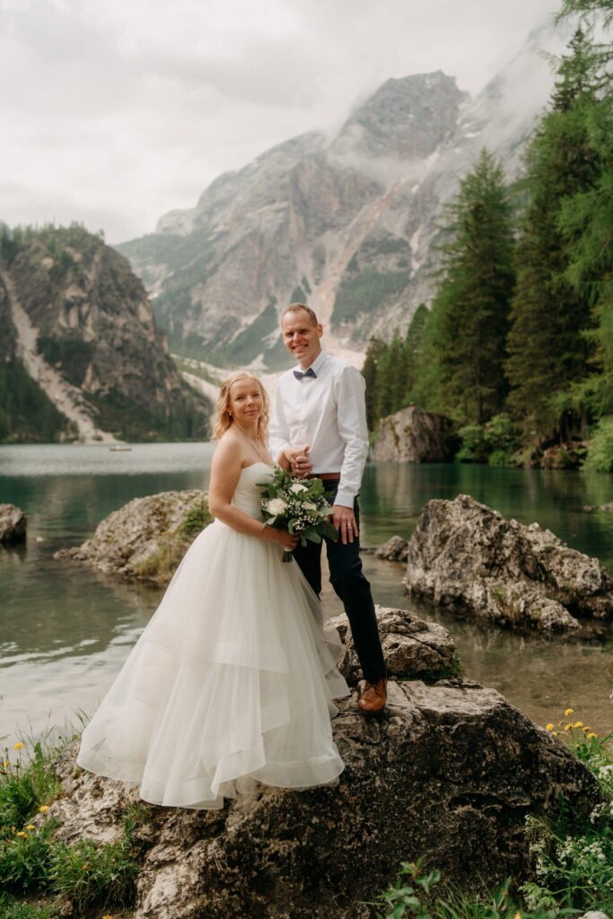 svatba v Itálii u jezera Lago di Braies