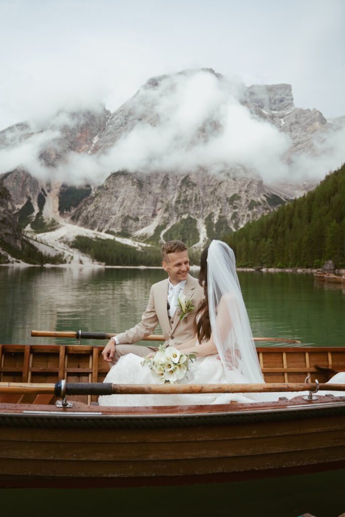svatba v Itálii u jezera Lago di Braies