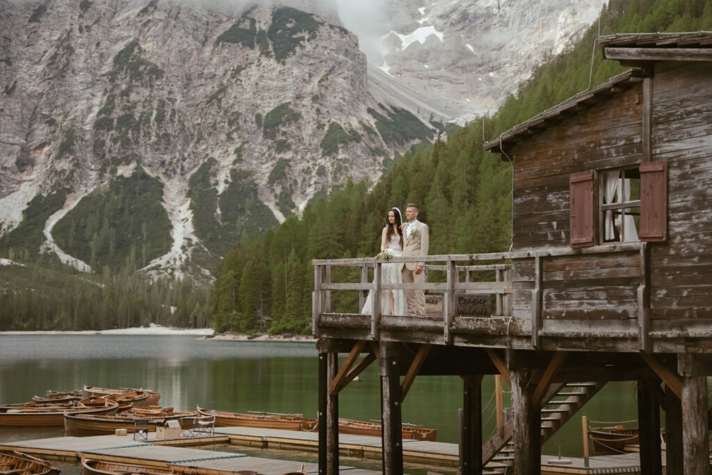 svatba v Itálii u jezera Lago di Braies